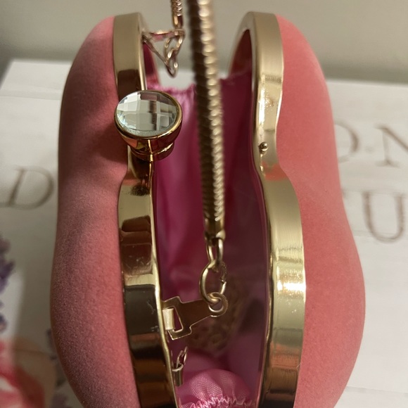 Pink Heart shaped Purse handbag - Picture 14 of 16